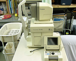 眼球内圧（眼圧）を測定する機械